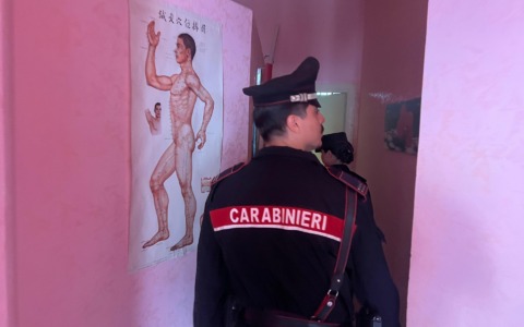 Arrestata una donna cinese di 60 anni per sfruttamento della prostituzione