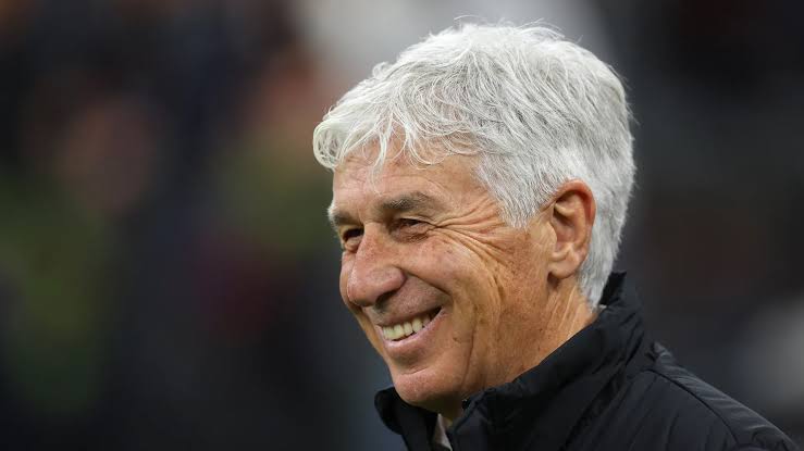 La Roma supera il Parma (2-1) e resta in vetta alla classifica