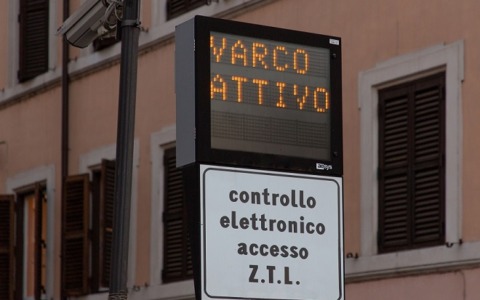 Limitazioni nella Ztl fascia verde: dal 1° novembre 2025 al 31 ottobre 2026