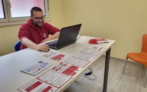 AISM apre un punto informativo all’Ospedale dei Castelli