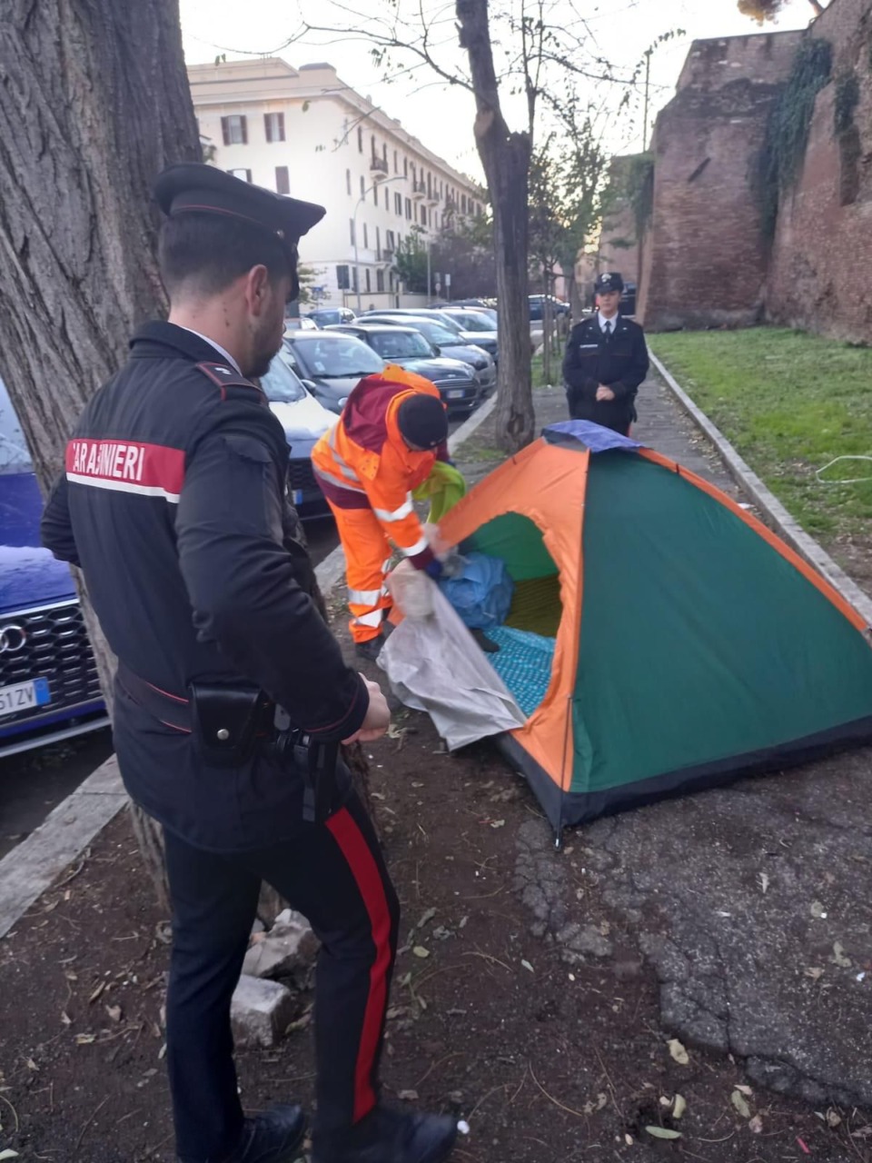 Degrado e rifiuti nel quartiere San Lorenzo: interventi e denunce