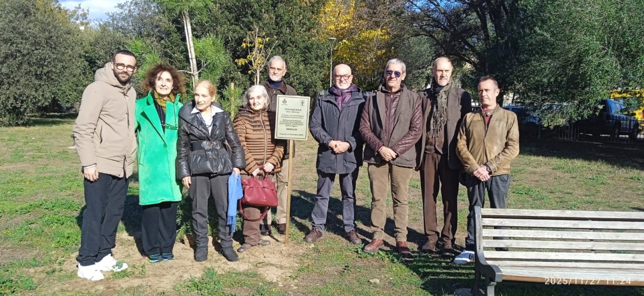 Fregene omaggia Nanni Loy con un pino d’Aleppo