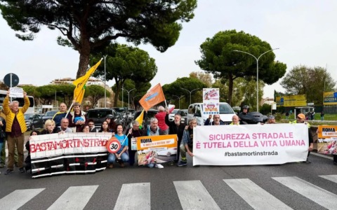 Giornata Mondiale delle Vittime della Strada, presidio su Via Cristoforo Colombo
