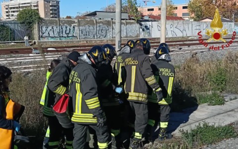 Grave incidente per un ragazzo investito dalla Metro B alla Garbatella