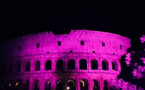 Il Colosseo ospita la chiusura della campagna “La prevenzione è il nostro Capolavoro” di Komen Italia