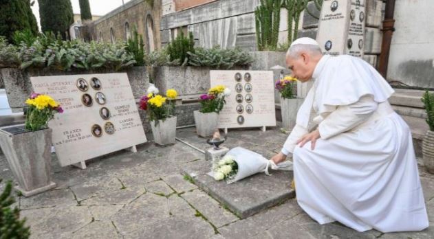 Il Papa al Verano: un appello per la pace in Sudan e Tanzania