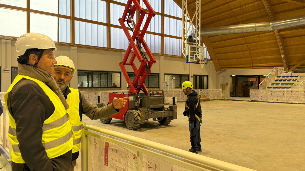 Il Sindaco visita il cantiere del Pala Fersini a Fiumicino