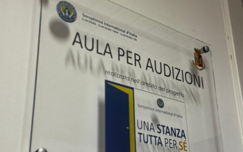 Inaugurata al Commissariato Spinaceto “Una Stanza tutta per sé” contro la violenza sulle donne