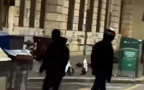 Incursione al liceo Righi: cori fascisti in azione