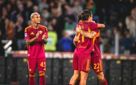 La Roma batte l’Udinese 2-0 e torna in vetta alla classifica