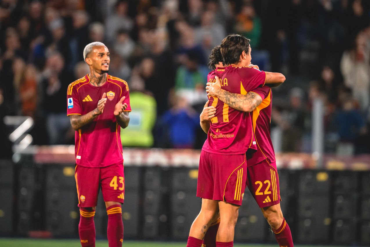 La Roma batte l’Udinese 2-0 e torna in vetta alla classifica