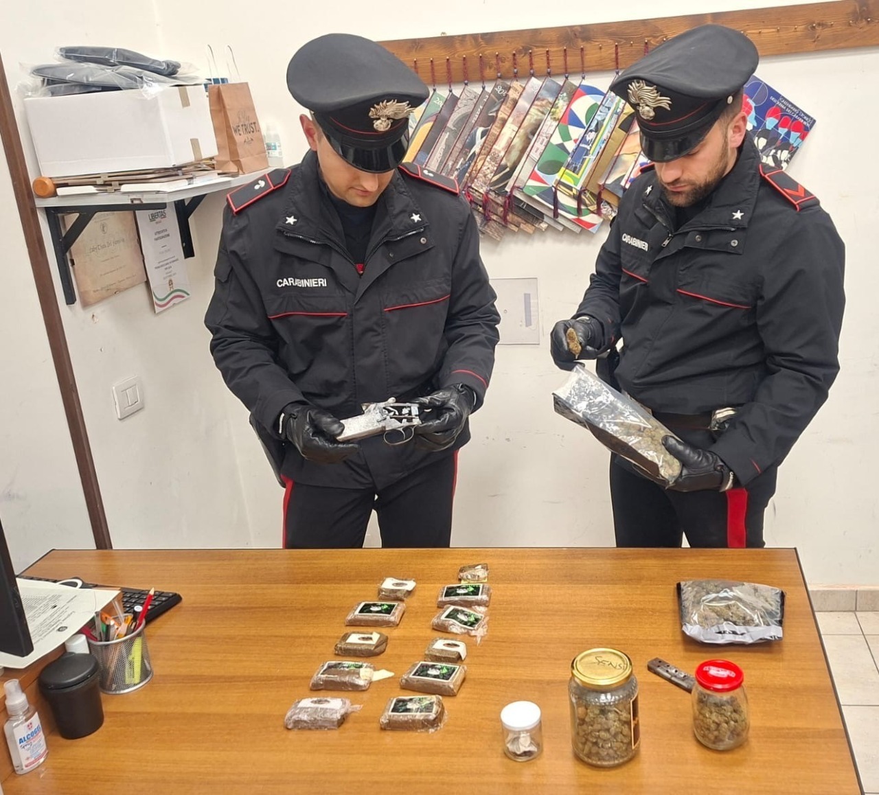 Minacce e ritrovamenti: arrestato un 40enne romano