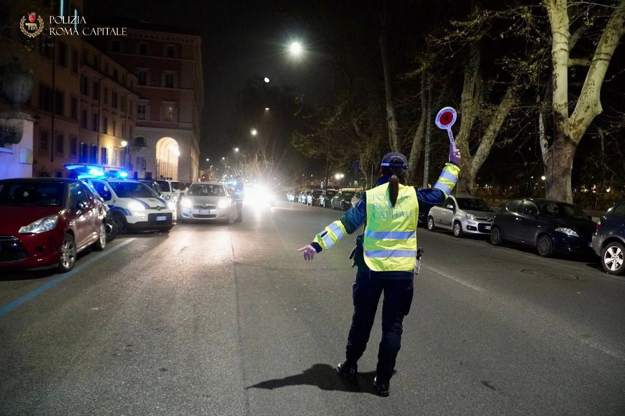 Movida a Roma: oltre 2000 illeciti accertati e un denunciato per vendita di alcolici a minorenni