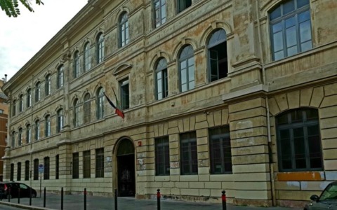 Operazioni nei licei Righi e Tasso: perquisiti tre giovani di Lotta studentesca