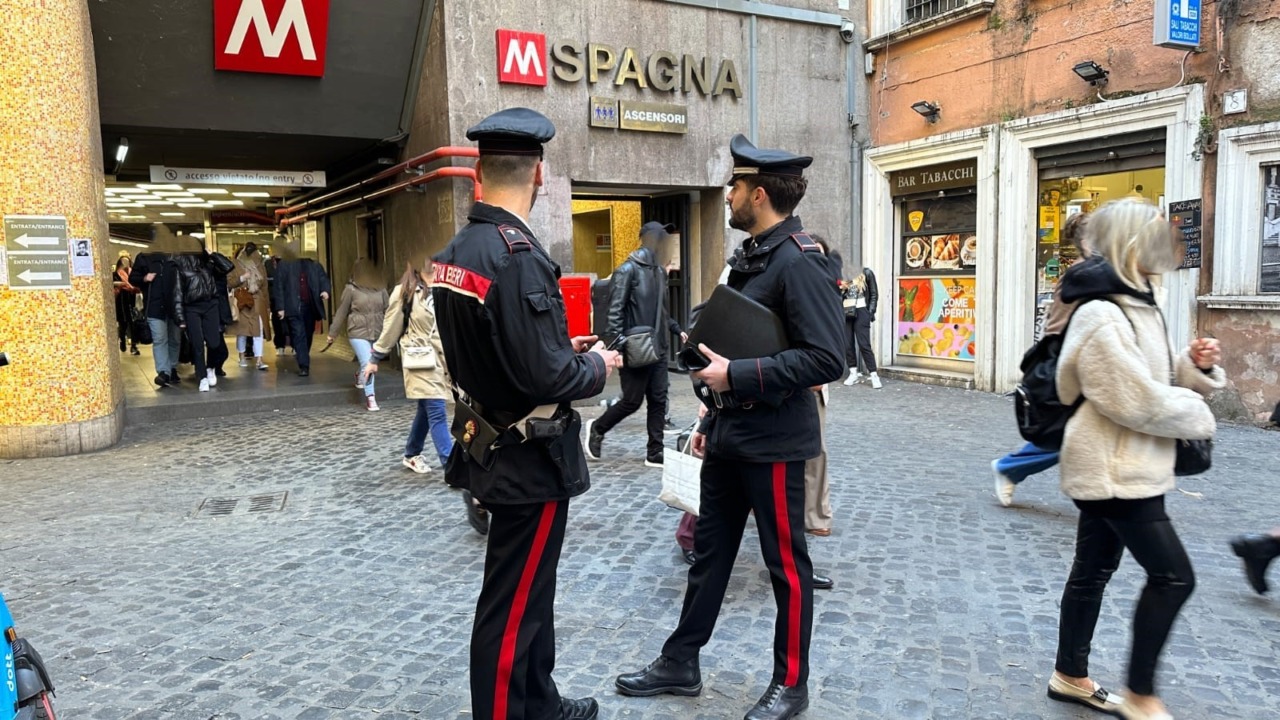Quattro arresti dei Carabinieri per borseggio a Termini e Metro