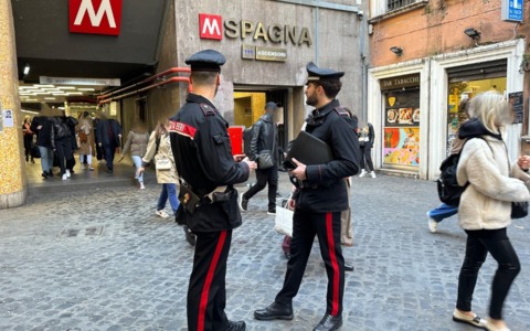 Quattro arresti dei Carabinieri per borseggio a Termini e Metro