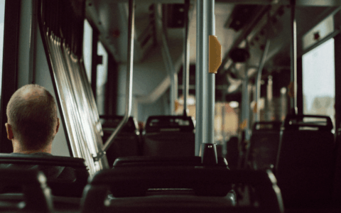 Attacco a un autista: cresce l’allerta sulla sicurezza del trasporto pubblico