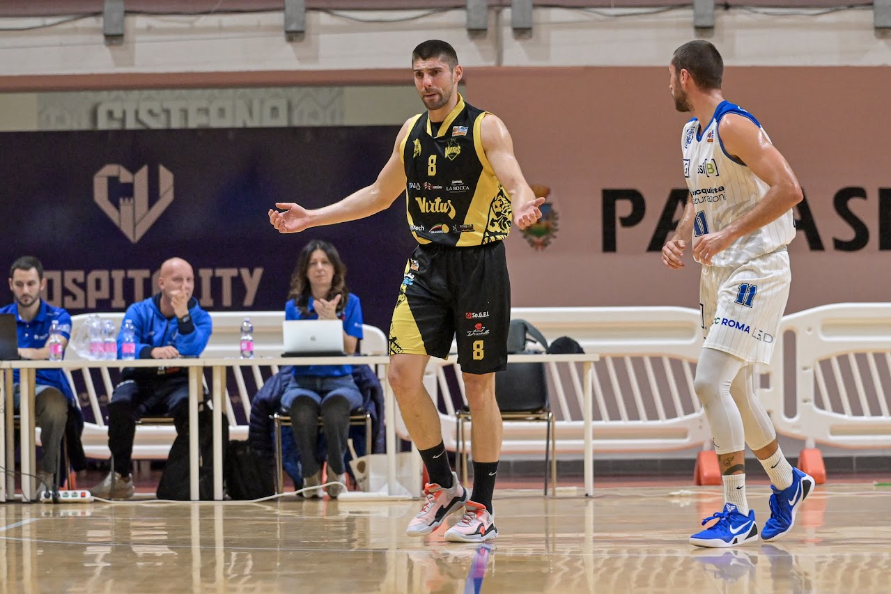 Benacquista Latina in attesa di riposo