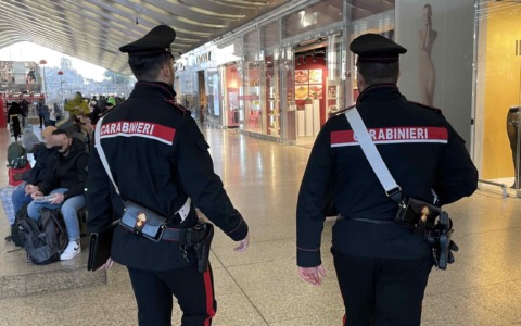 Controlli dei Carabinieri alla Stazione Termini