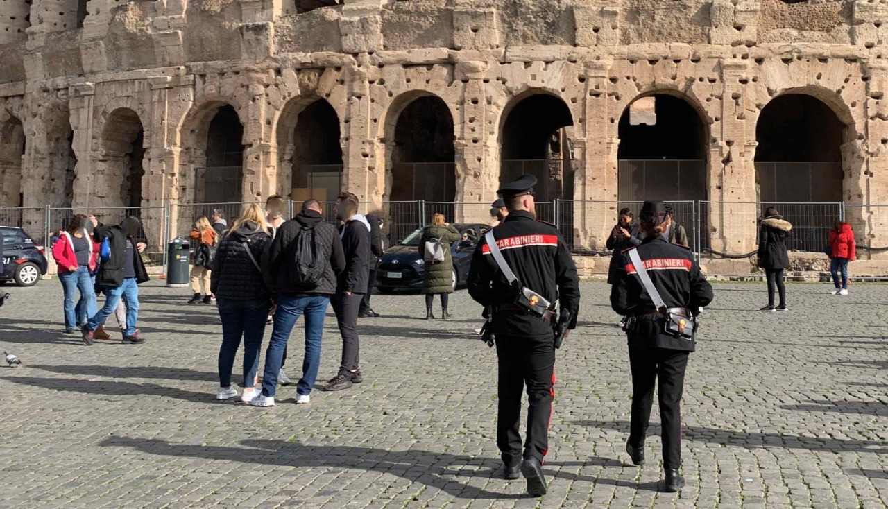Controlli intensificati nel centro storico: sette arresti e sanzioni per gioco illegale