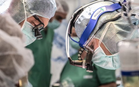 Due bambini di 6 e 8 anni ricevono un trapianto di cuore