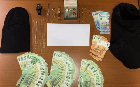 Due giovani cileni arrestati dopo un inseguimento per furto in villa