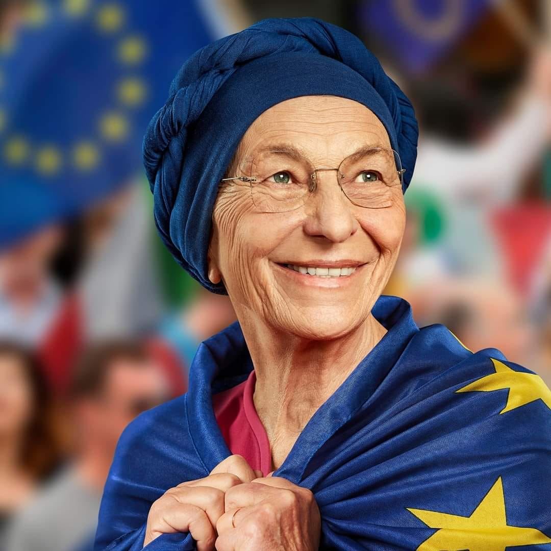 Emma Bonino trasferita in reparto dopo un miglioramento