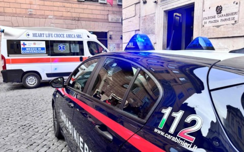 Giovane di 28 anni accoltellato in via Ventimiglia: è grave