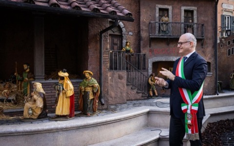 Inaugurati i presepi in Piazza del Campidoglio e Piazza di Spagna
