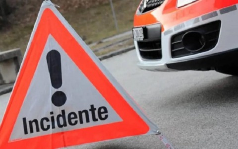 Incidente tra quattro veicoli chiude la SS 148 Pontina