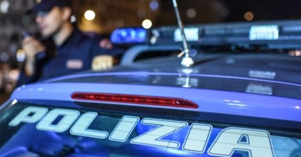 Investito e ucciso mentre consegnava cornetti, ricerche per il guidatore della Mercedes