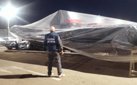 La Guardia Costiera recupera un gommone rubato del valore di 200 mila euro