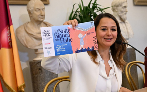 La notte bianca delle fiabe: i nonni leggono ai bambini