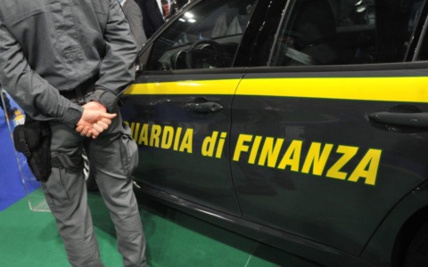 Maxi sequestro da sessanta milioni di euro per riciclaggio con i compro oro