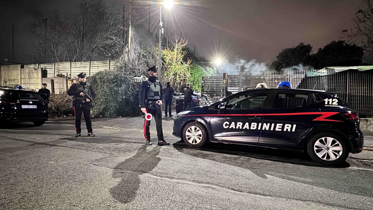 Operazione dei Carabinieri nel campo nomadi di via dei Gordiani