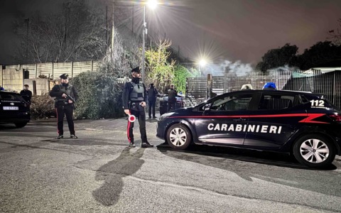 Operazione dei Carabinieri nel campo nomadi di via dei Gordiani