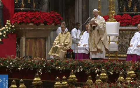 Papa Leone celebra la prima messa del “giorno” di Natale