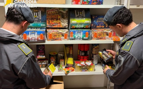 Sequestrate oltre 4 tonnellate di “botti illegali”: otto persone denunciate