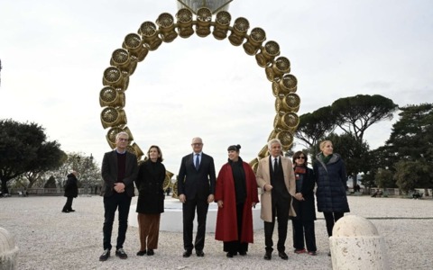 “Solitàrio”: l’installazione di Joana Vasconcelos al Pincio