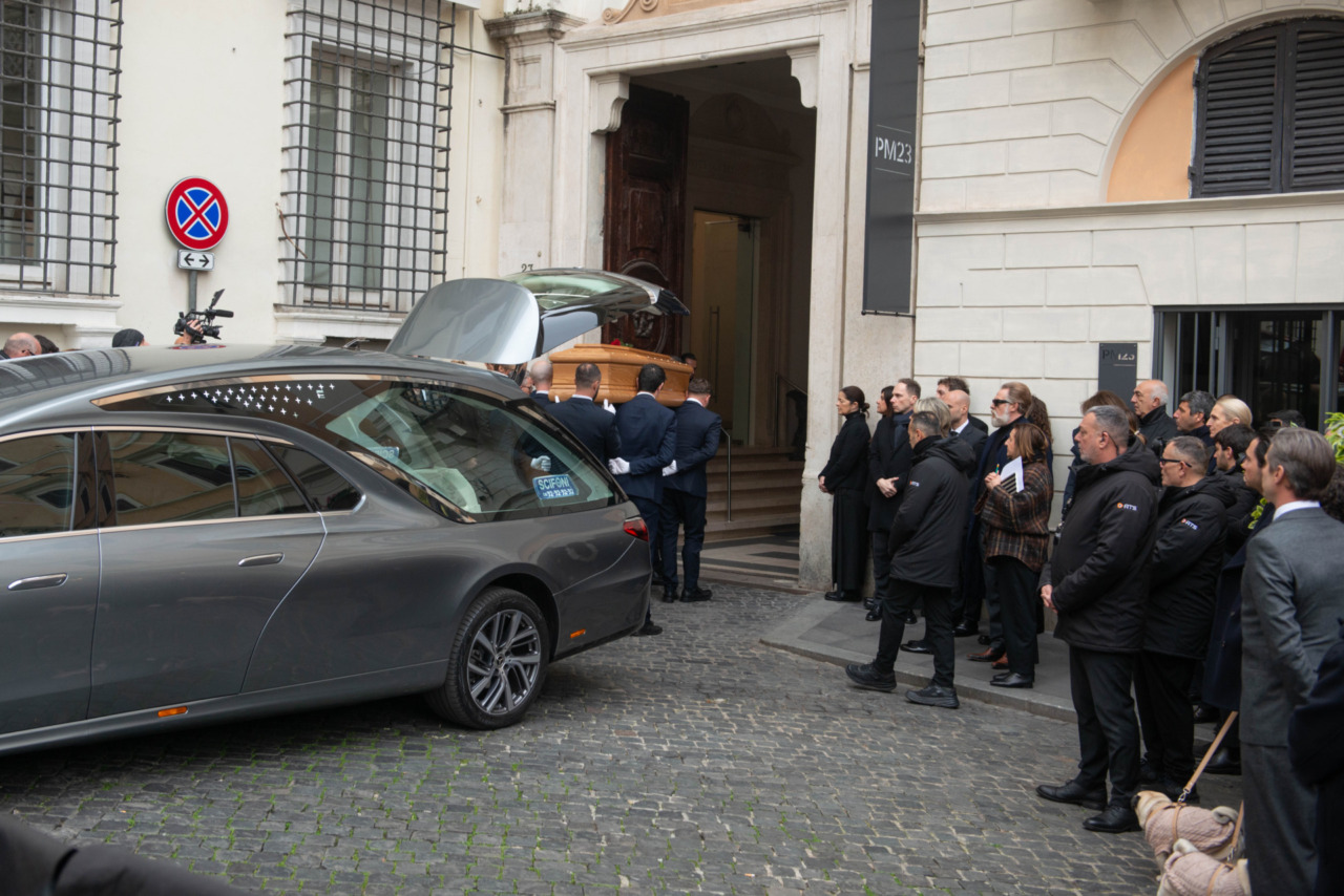 Addio a Valentino: diecimila visitatori alla camera ardente in due giorni