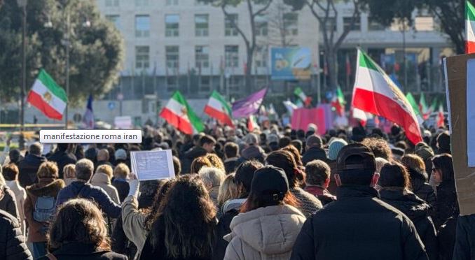 Corteo a Roma per la libertà in Iran: centinaia in marcia
