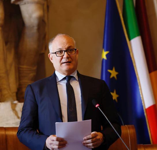 Crollo del costone, Isola Farnese bloccata e strada interrotta