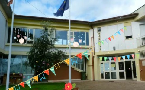 Docenti in mobilitazione dopo la chiusura della scuola per maltempo