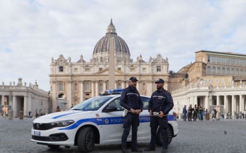 Domani chiusura della Porta Santa a San Pietro, divieti di transito dalle 6
