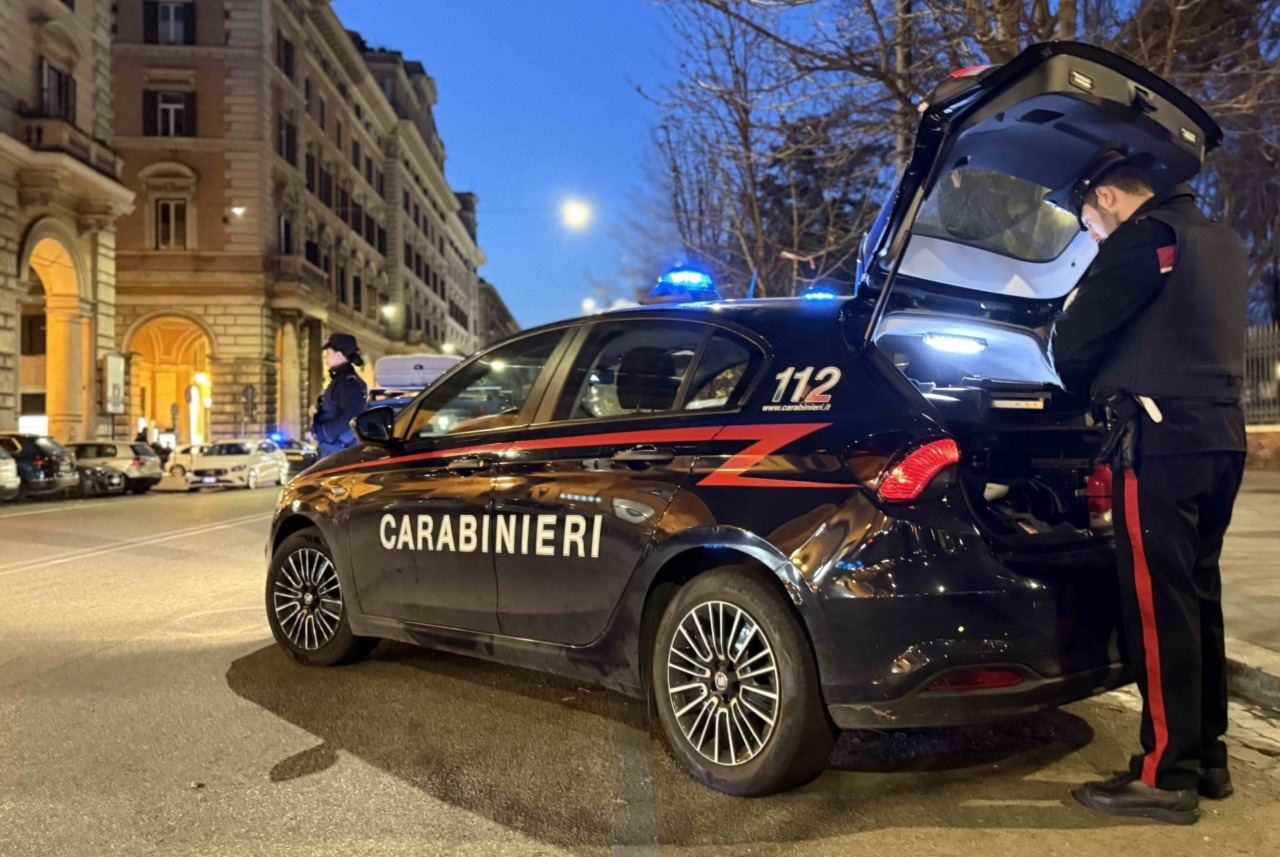 Due arresti e chiusura di attività commerciali a Termini