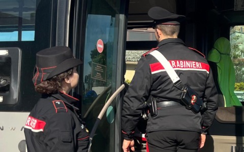 Fermato un 25enne per aggressione su bus Atac a Roma