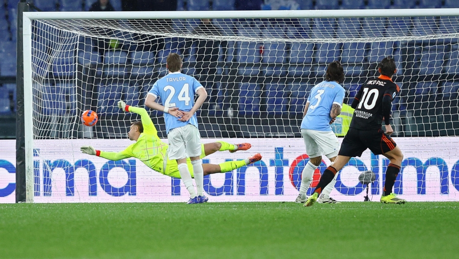 Il Como sorprende la Lazio: 3-0 all’Olimpico