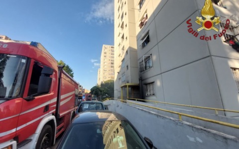 Incendio al presepe della chiesa di San Giacomo: evacuati i fedeli