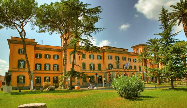 Incidente stradale coinvolge Audi e ferisce quattro giovani