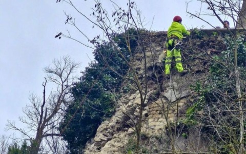 Interventi di messa in sicurezza su via dell’Isola Farnese